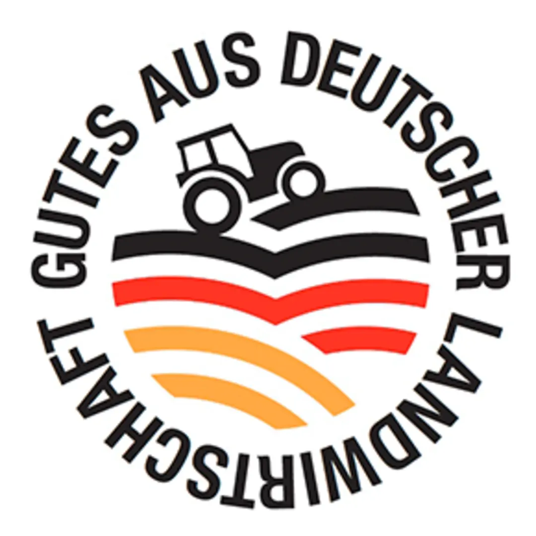 Das Herkunftskennzeichen Deutschland Label zeigt einen illustrierten Traktor und den Text „Gutes aus deutscher Landwirtschaft“. 