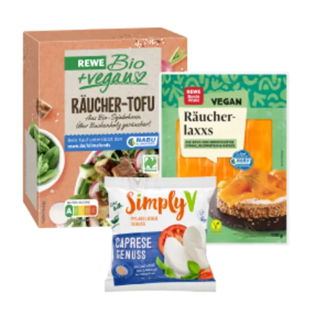 Drei pflanzliche Alternativ-Produkte stehen für die große Auswahl an veganen Alternativen bei REWE.