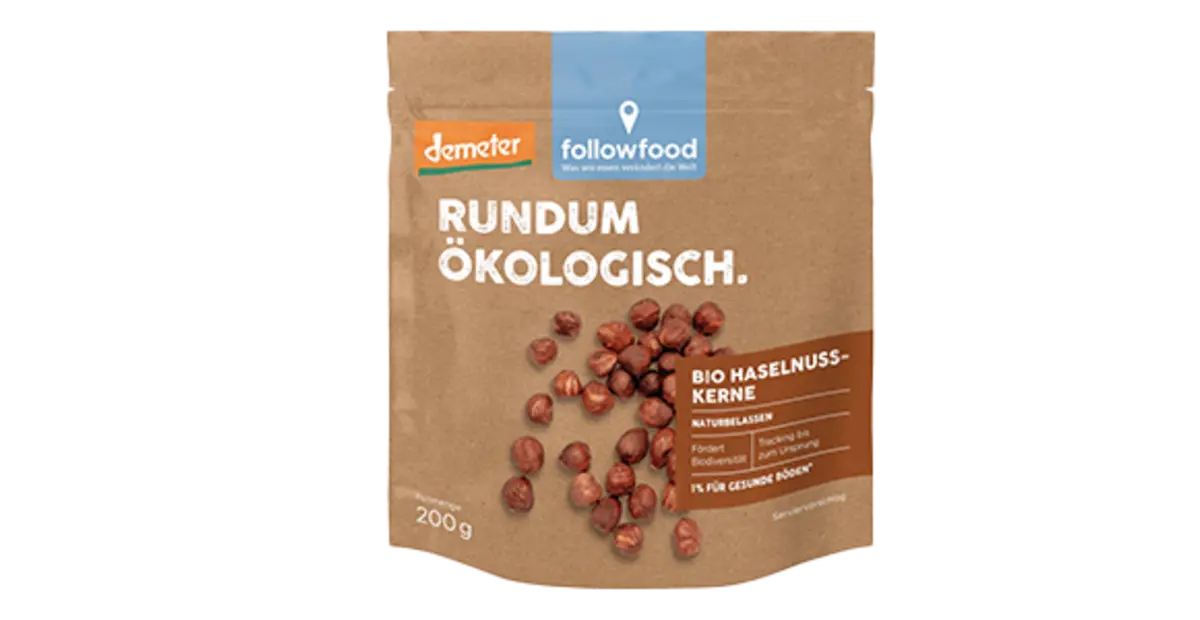 Eine Packung Followfood Bio Demeter Haselnusskerne.