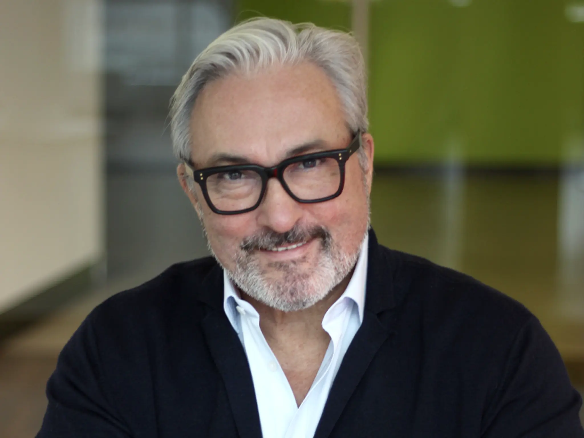 Das Bild zeigt ein Portrait von Stephan Weist.