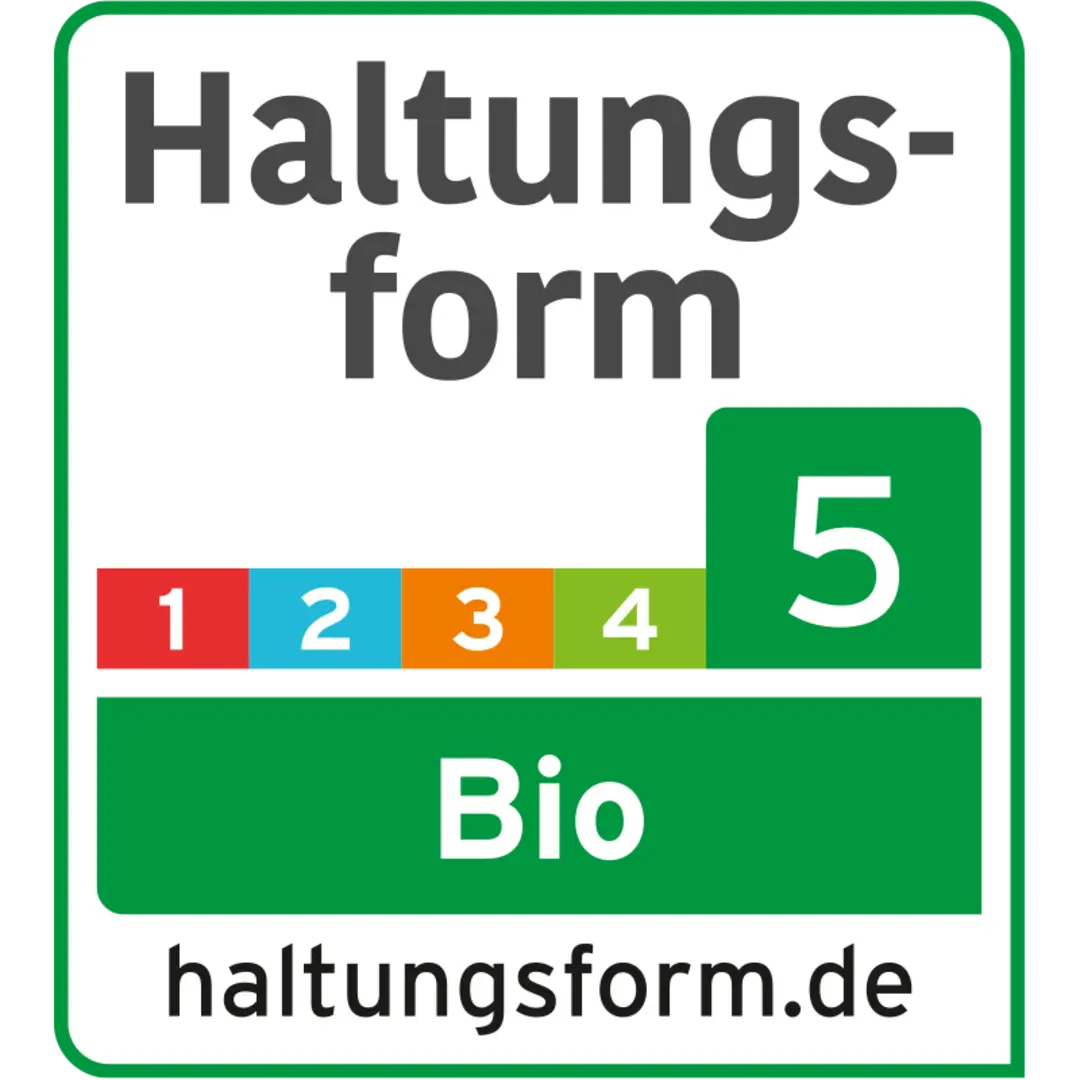 Das Haltungsform Label zeigt die Stufe 5, den Schriftzug „Bio“ und die URL haltungsform.de.