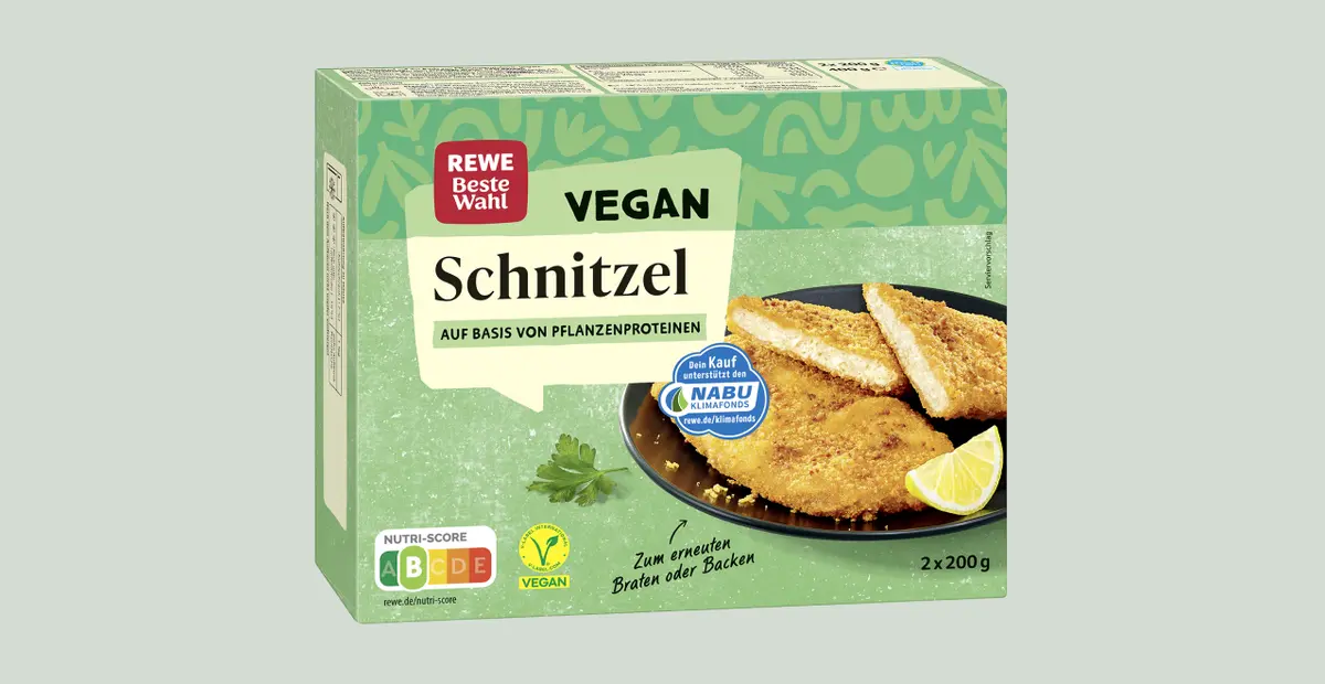 Eine Packung REWE Beste Wahl Vegane Schnitzel.