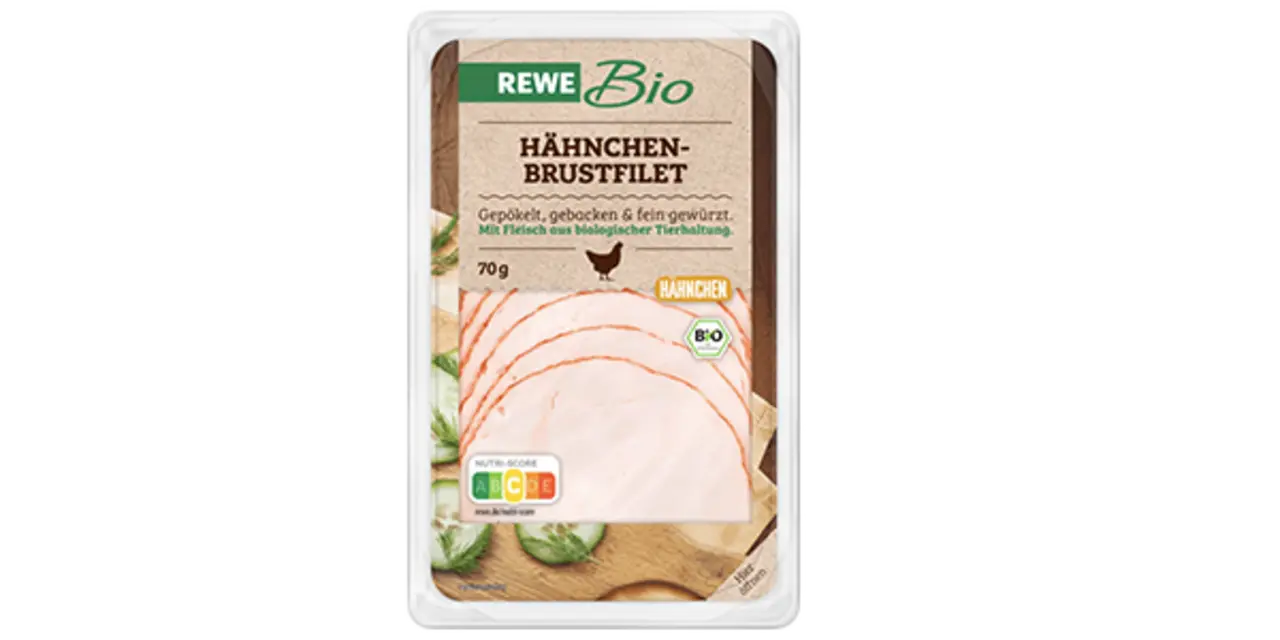 Eine Packung REWE Bio Hähnchen Brustfilet.