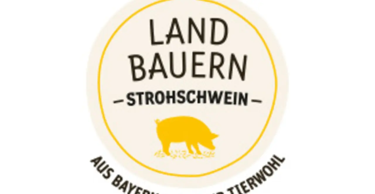 Das Logo zeigt die Aufschrift „Landbauern Schwein“ und ein kleines illustriertes Schwein. Darunter steht der Text "Aus Bayern mit mehr Tierwohl“. 