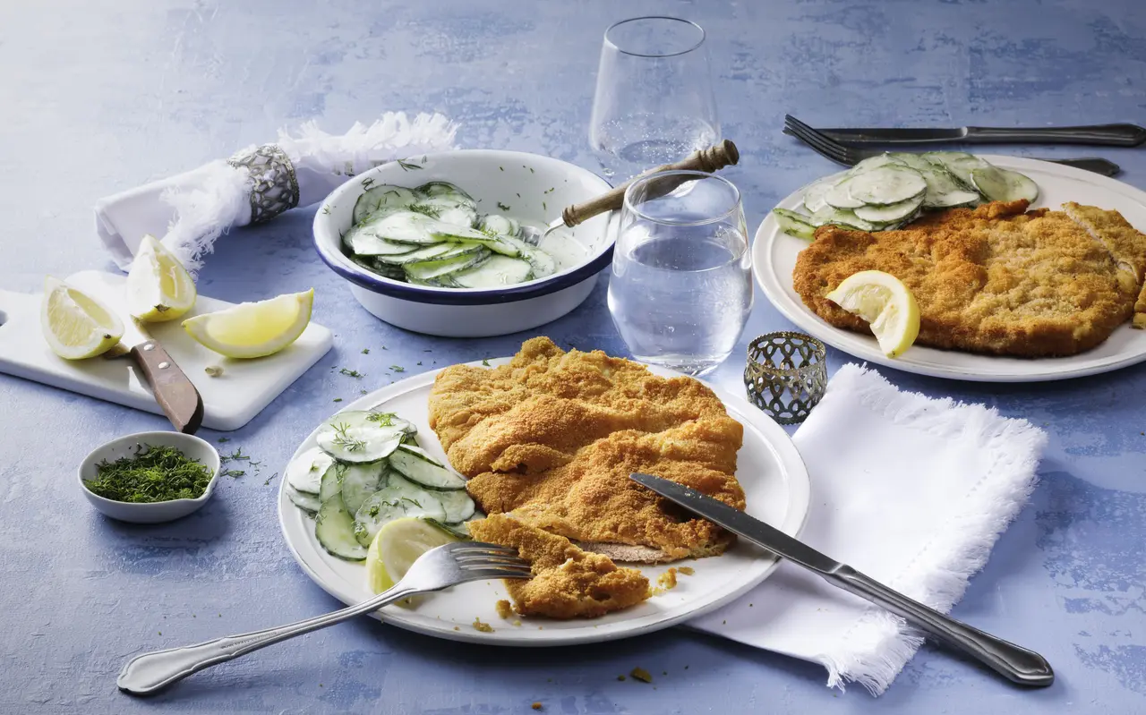 Wiener Kalbsschnitzel mit Gurkensalat