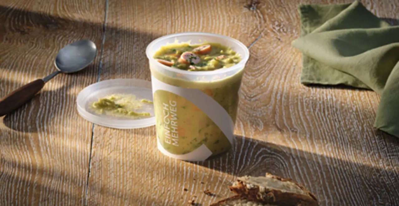 Ein Pfandbecher für warme Suppen.